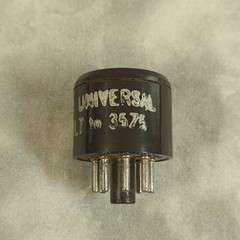 Vintage Universal No.103 28L7-to-35Z5 Octal Tube Adapter Plug, 8-Pin Converter