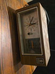 Vintage GE Clock Radio 7-4550C AM/FM Alarm Walnut Grain Retro Tested Works READ