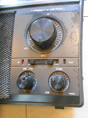 VINTAGE RADIO SHACK REALISTIC BLACK MODEL 12-625A AC/DC RADIO PARTS ONLY