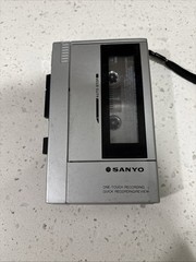 VTG Sanyo Compact Cassette Tape Recorder M1010 One Touch Recording -TESTED *READ