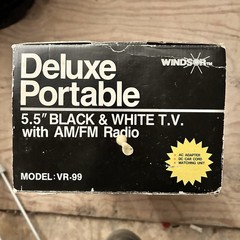 Vintage Windsor Portable 5.5” Black And White TV / AM FM Radio VR99
