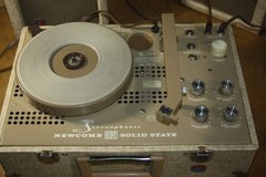 Vintage Newcomb Solid State 4 Speed EDTS-40 Record Player – Works in All Speeds