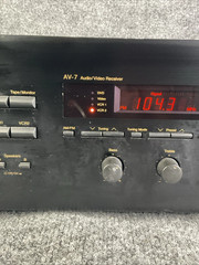 Nakamichi AV-7 Stereo Receiver 560 Watts Dolby Surround Pro Logic