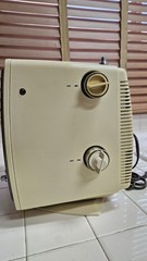 Vintage HITACHI Cube Style TRANSISTOR TV MODEL I-44 Circa 1979