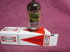 NOS Raytheon USA BLACK box Plate 5751 Halo Getter Tube NIB (12AX7 ECC83)