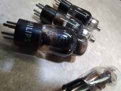 Lot of 4 RCA WARDS AIRLINE RAYTHEON Phillips 76 42 j9r 6d6 VACUUM TUBES