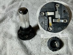 RARE BAKELITE UV-199 tube socket RCA UR-590 4 SHORT PIN MODEL UR590 Made By GE