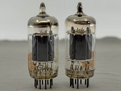 (2) Siemens Smooth Plate 12AX7 ECC83 Vacuum Tubes O Getters Test NOS on TV-7B/U