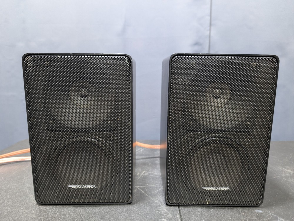 Realistic Minimus-11 Bookshelf Speakers Pair Black