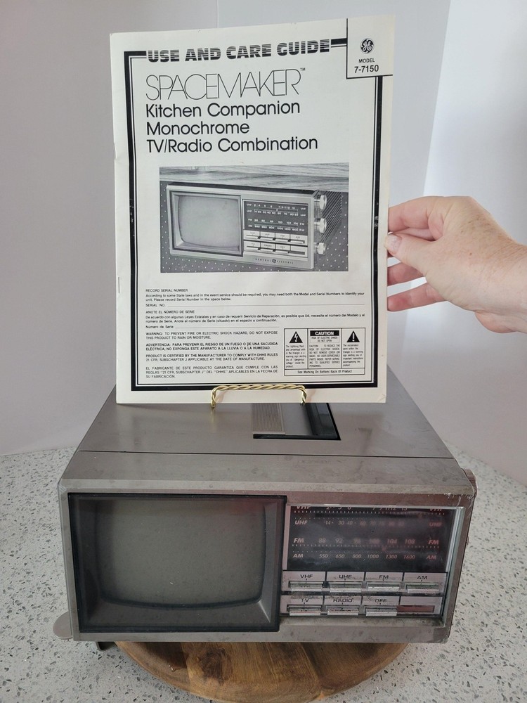 Vintage GE Spacemaker Kitchen Companion TV Radio 7-7150B Monochrome CRT 1986