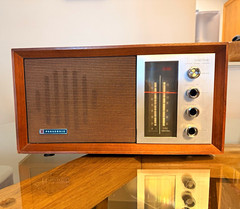 Panasonic RE-7257 Solid State FM/AM 2-Band Table Radio Wood Cabinet