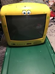 Emerson SpongeBob SquarePants SB313 Yellow CRT TV Vintage Model Works Tested