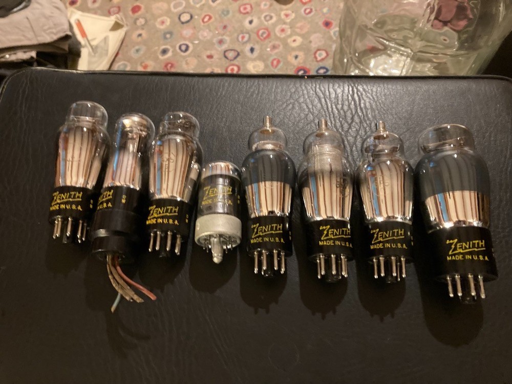 Lot of 8 6f6g Coke bottle 1940’s Radio Vacuum tubes Zenith USA WW2 Era Glass