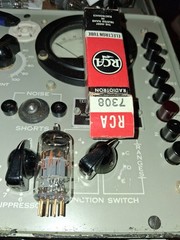 1 Strong New in the Box Siemens Germany Gold Pin 7308 / 6DJ8 tube #8518
