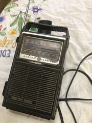 Vintage GE General Electric Portable AM/FM Radio 7-2800B –