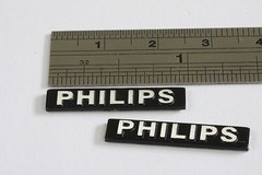 2 x For Replacement PHILIPS Mini Logo Badge 25mm x 5mm – Adhesive