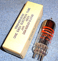 1 NOS Raytheon JAN 6829 Vacuum Tube 3-Mica Twin Triode for Audio Amps & PreAmps