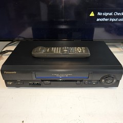 Panasonic PV-V4611 4 Head Blueline Omnivision Hi-Fi VHS VCR + Remote Working