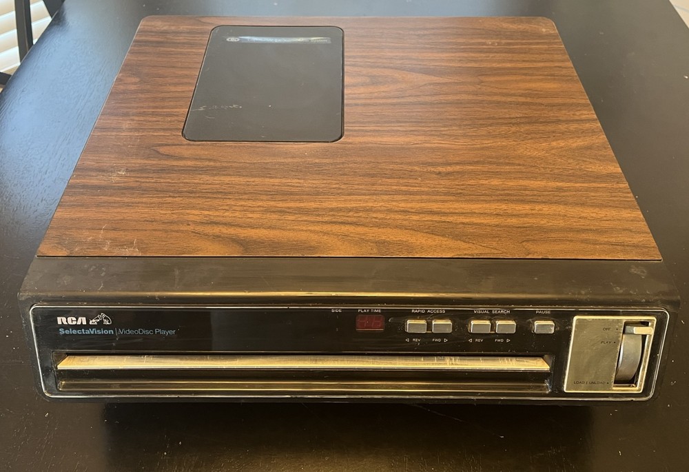 RCA SELECTAVISION CED VIDEO DISC PLAYER SGT 100 W FOR PARTS OR REPAIR