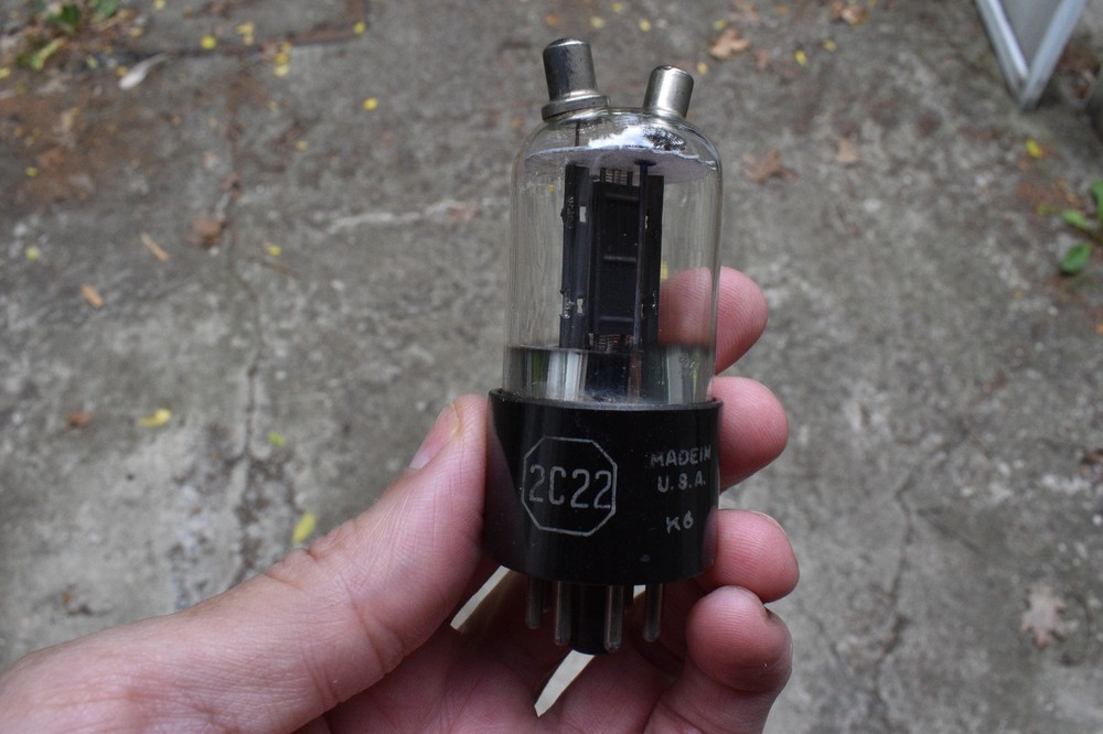 2C22 RCA Tube very good condition