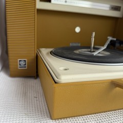 General Electric Wildcat Solid State Stereo Record Player Vintage TESTED WORKING