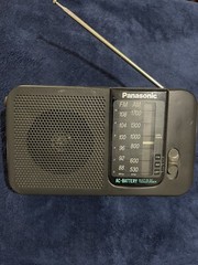Vintage Panasonic RF-544 AM / FM Portable Radio