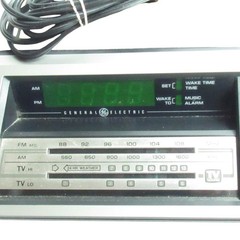 General Electric AM FM Weather TV Alarm Clock Radio Model 7-4687B Tested Vintage