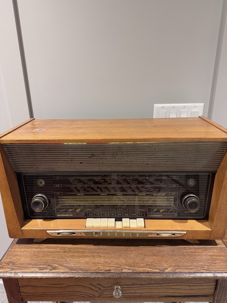 VTG Grundig Type 3095/56 Tube Radio AM FM Shortwave German Wood Console