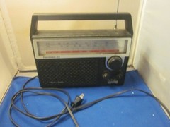 Realistic patrolman-33 portable 3-Band Radio For Parts or Repair, NOT WORKING