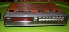 Vintage General Electric Electronic Digital FM/AM Clock Radio – 7-4624B