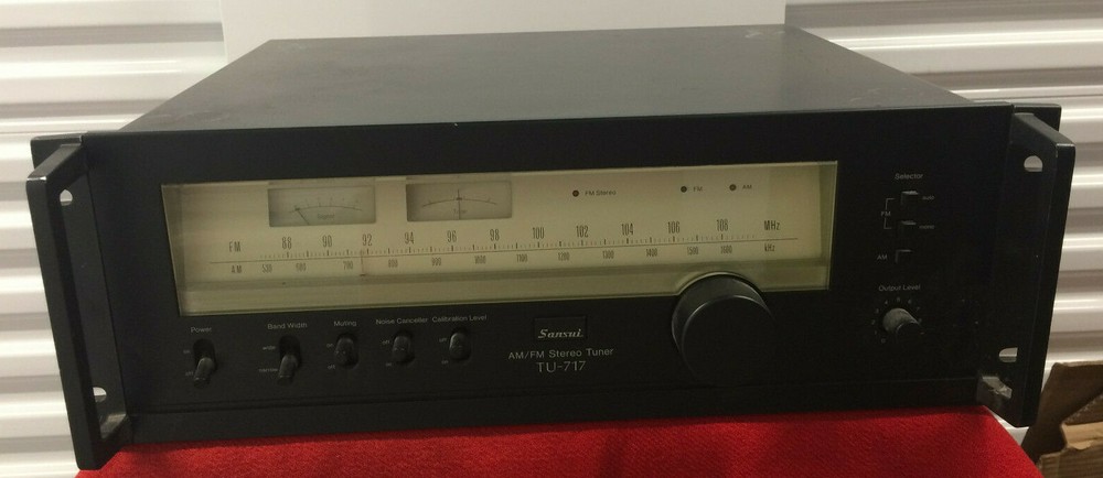 Sansui TU 717 Stereo Tuner
