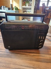 Vintage GE Superadio III AM/FM Portable Radio 7-2887B Long Range DXing Tested