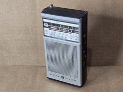 Vintage General Electric Portable Radio Model 7-2934A AM FM TV Weather Read