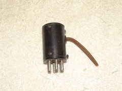 1 – Vintage 6-pin Female to 6-pin Male Cable Mount Adaptor *(10 Available)
