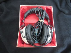 Pioneer SE-30 vintage Headphones Pair of white/ black pre-owned Tested