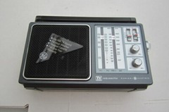 Preowned Vintage General Electric GE WB/AM/FM Radio Model 7-2945A
