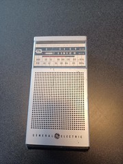 Vintage GE General Electric Portable Radio AM/FM/TV Sound/NOAA Weather 7-2934A
