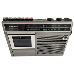 VINTAGE *NEW* 1980’s Sanyo M2562 AM/FM Portable Tape Recorder BoomBox