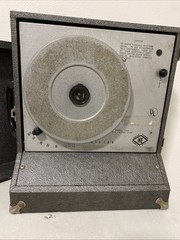 Vintage Hamilton Electronics Portable 4-Speed Record Player Model 920 UNTESTED