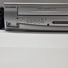 Sylvania SRDD495 DVD VCR Combo Player VHS Recorder w/AV Cables No Remote -TESTED