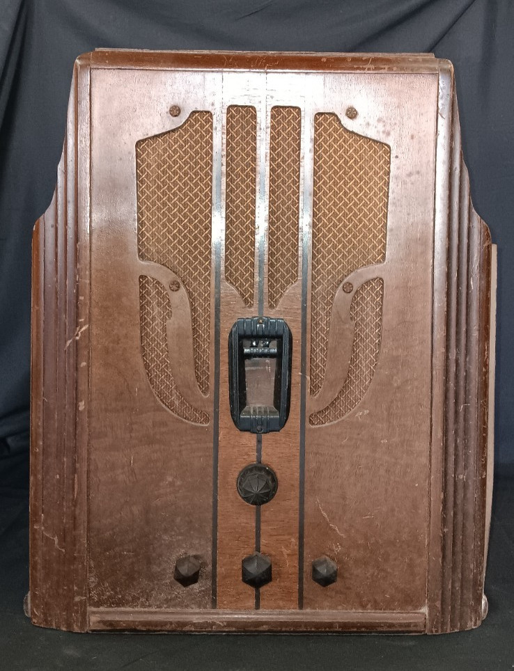Vintage Philco Tombstone Tube Radio Model 44, 144, 504?