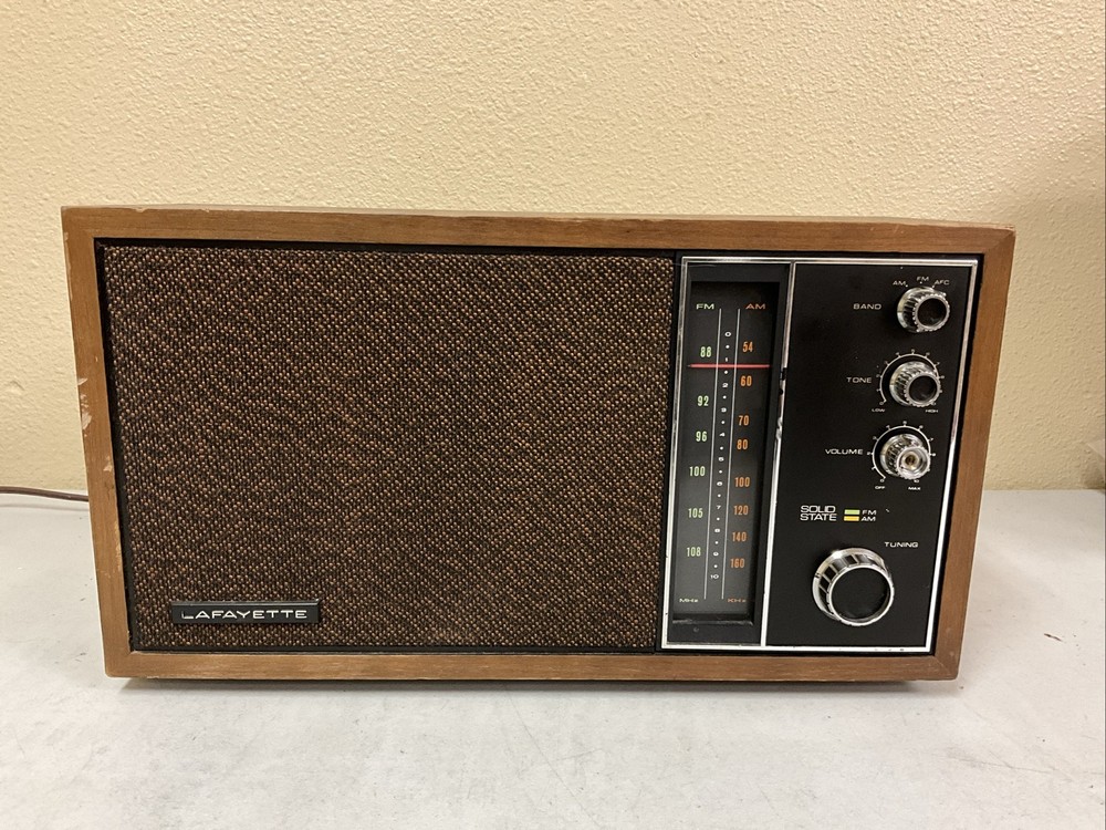 Lafayette AM/FM Plug in Wood Cabinet Tabletop Radio 99-35644W Japan