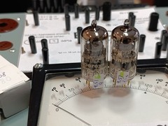 Pair Amperex gold 7308 = E188CC / E88CC Tube Same Code VR5 USED TESTED (2pc)