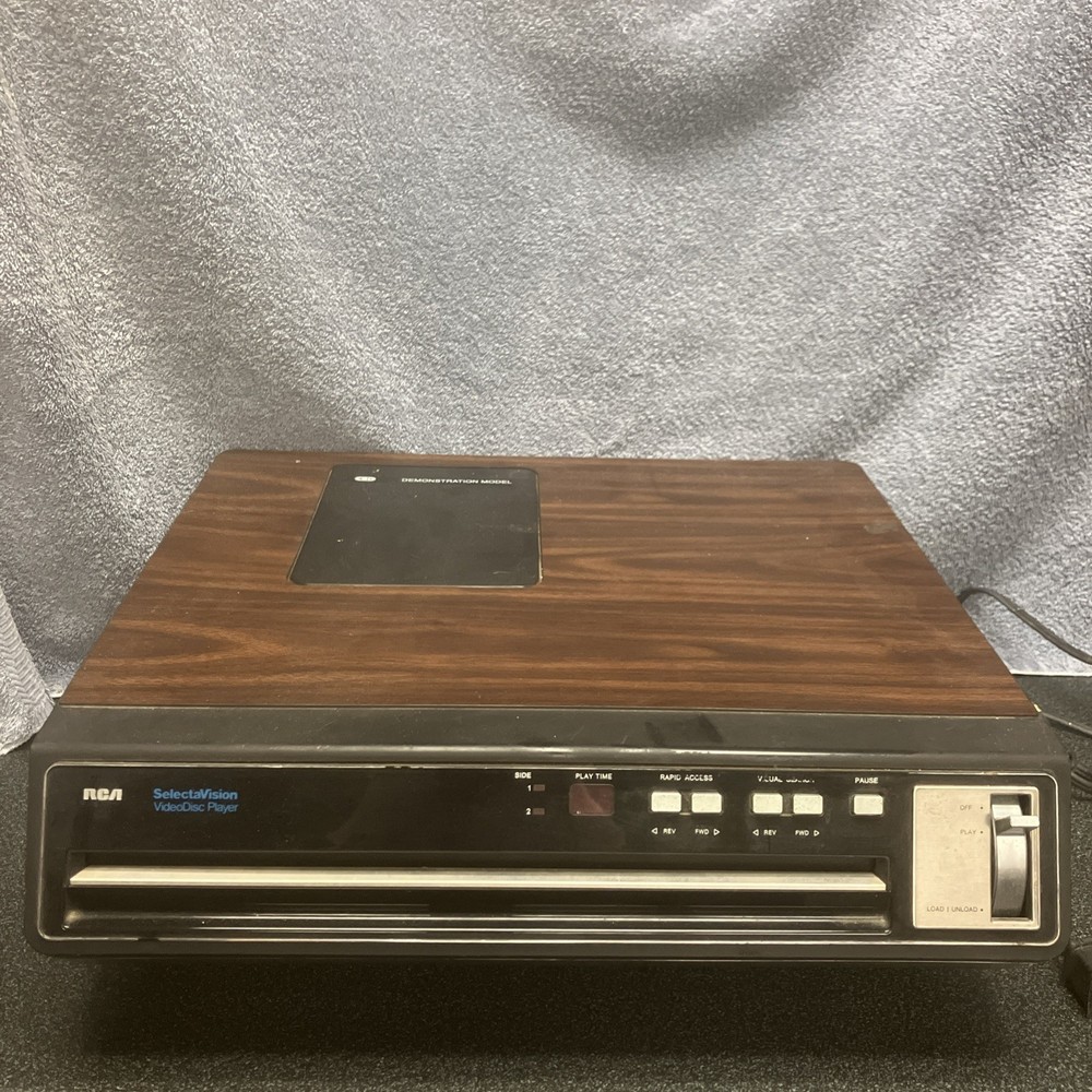 RCA SelectaVision CED VideoDisc Player SGT100W Powers On Parts/Repair POWERS ON