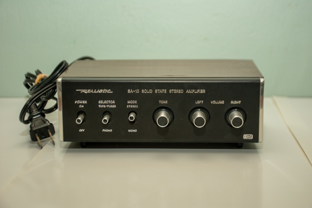 Vintage Realistic SA-10 Solid State Stereo Amplifier – Phono Tape/Tuner 31-1982B