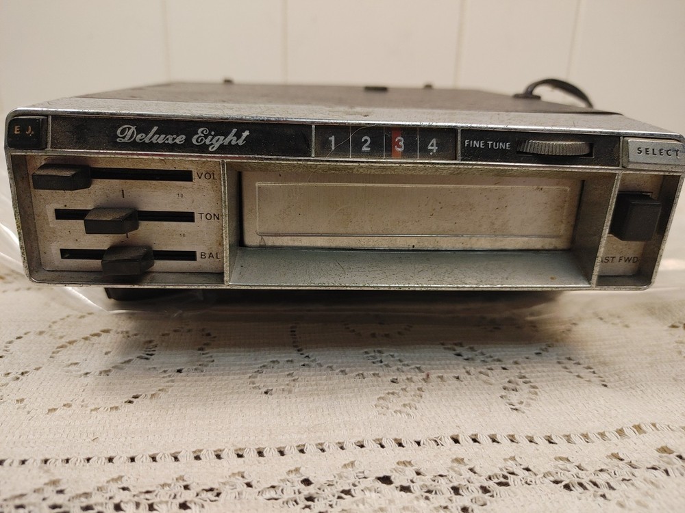Vintage Deluxe Eight Auto Car Truck 8 Track Player 100017-077 153622 Japan 12V