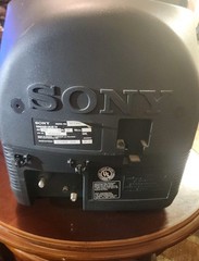 Sony Trinitron Color TV – Model KV-13M42 (Year 2000)