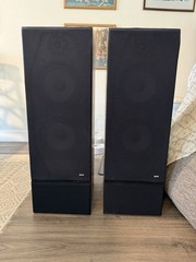 Vintage B&W DM 330 Floorstanding Speakers – Great Sound, Minor Cosmetic Wear