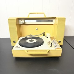 General Electric Wildcat Diamond Portable Record Player Turntable Yellow