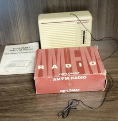 Vintage Portable Pocket DIPLOMAT AM/FM #15023 Transistor Radio WORKS!!!